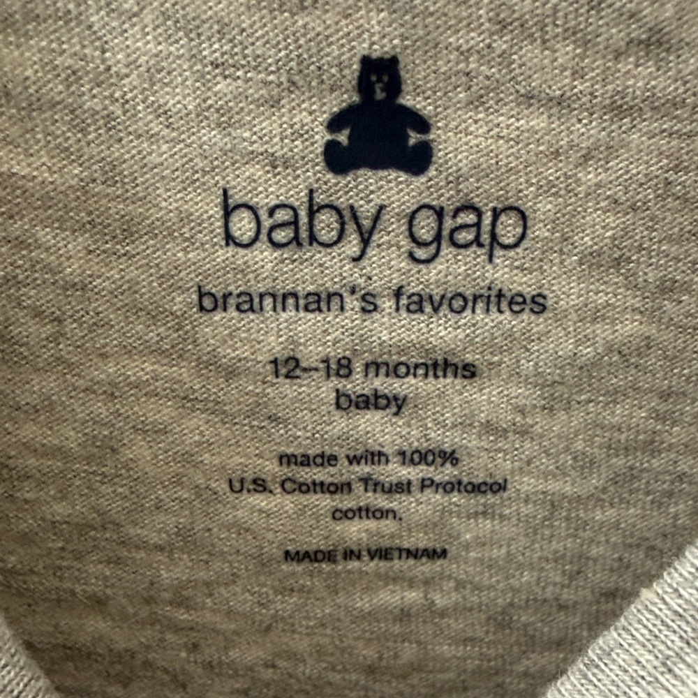 New GAP Gray Long Sleeve with Dinosaur Graphic Cotton Shirt - Picture 2 of 4